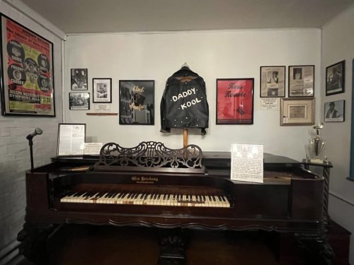 Music Shop 02