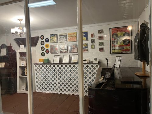 Music Shop 03
