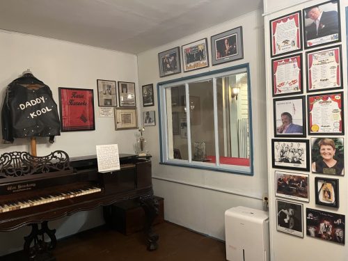 Music Shop 05